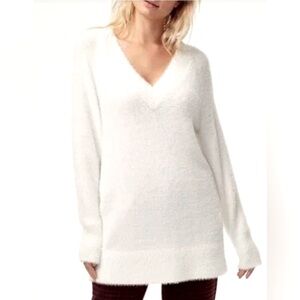 Aritzia Sunday Best Fuzzy V-Neck Sweater Long Version XS-S